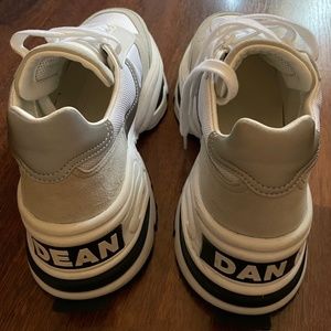 Dsquared2 Giant sneakers. Made in Italy. New. Never worn